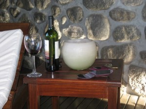 Table with candle at Patios de Cafayate image